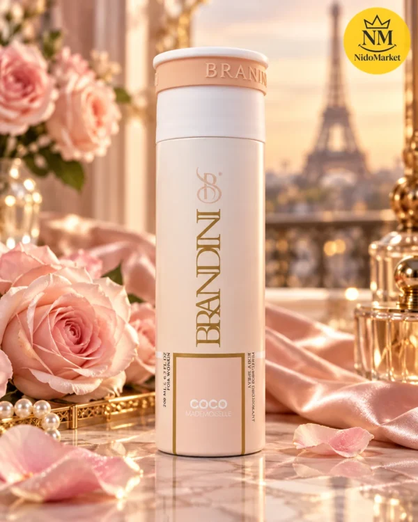 بسته بادی اسپری برندینی با رایحه کوکو مادمازل در چیدمان روشن همراه با جزئیات کامل شکل و رنگ بسته‌بندی