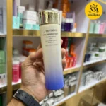 نمای پشت بطری و جعبه لوسیون شیسیدو Vital Perfection حجم ۱۵۰ میلی‌لیتر با اطلاعات بسته‌بندی