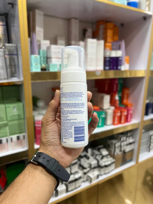 اطلاعات و ترکیبات پشت فوم شستشوی صورت کیووی QV